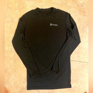 Women’s fit dry TESLA SHIRT SZ L body hugging